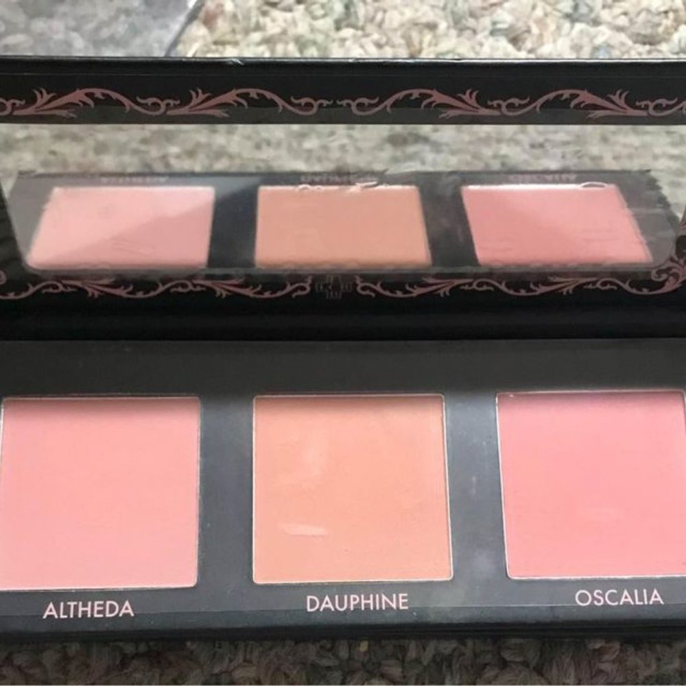 NIB - Lovecraft- Beauty Blush Pallette